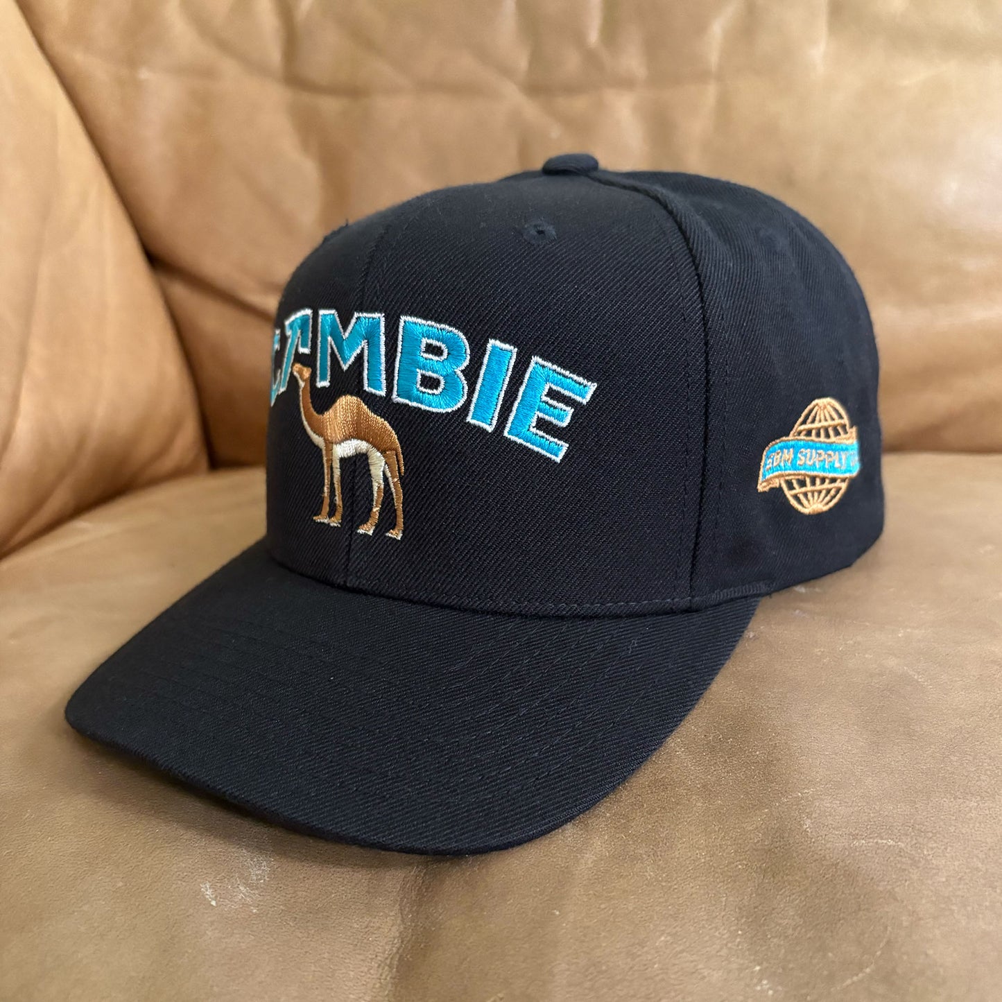 Cambie Camel 5-Panel Snapback (Black)