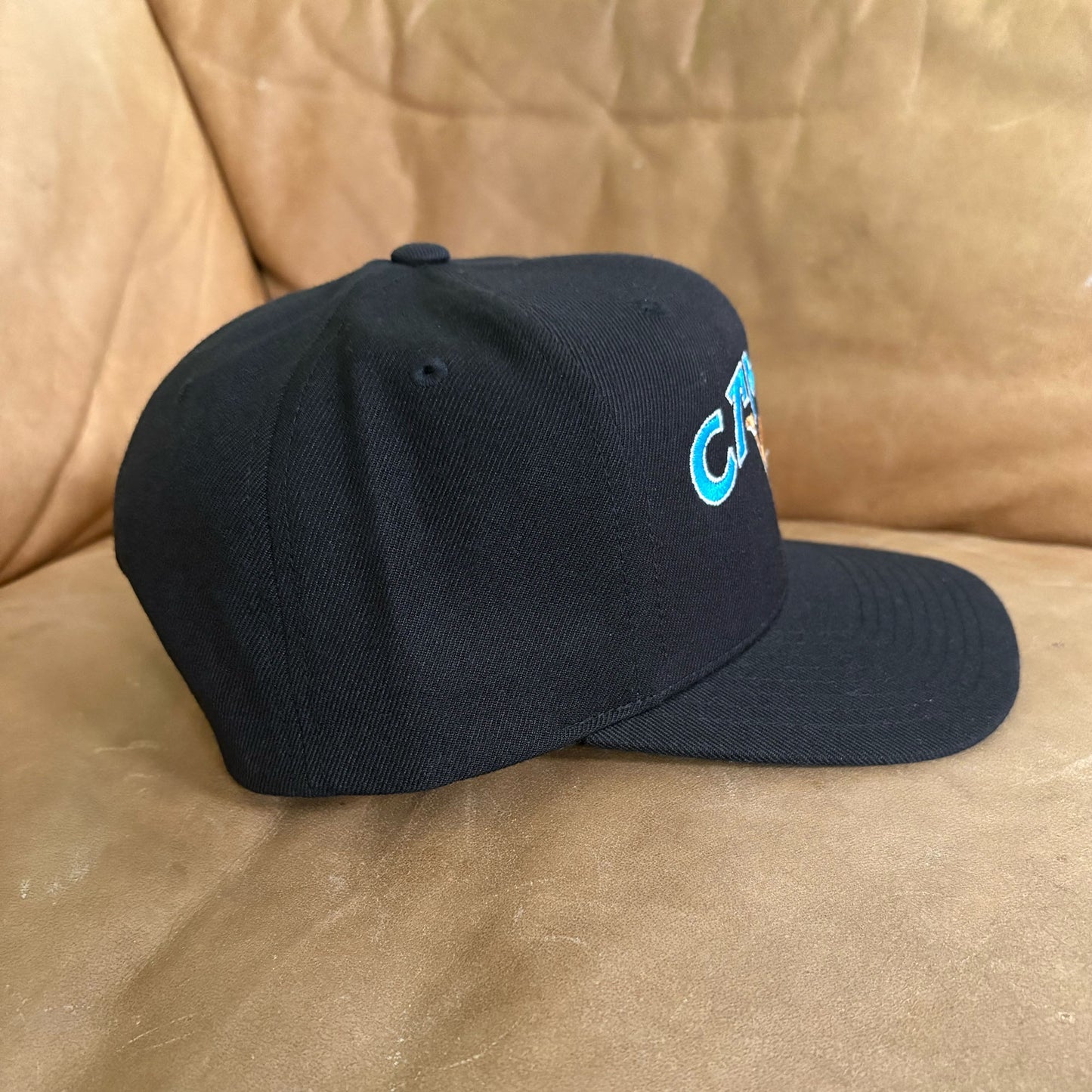 Cambie Camel 5-Panel Snapback (Black)