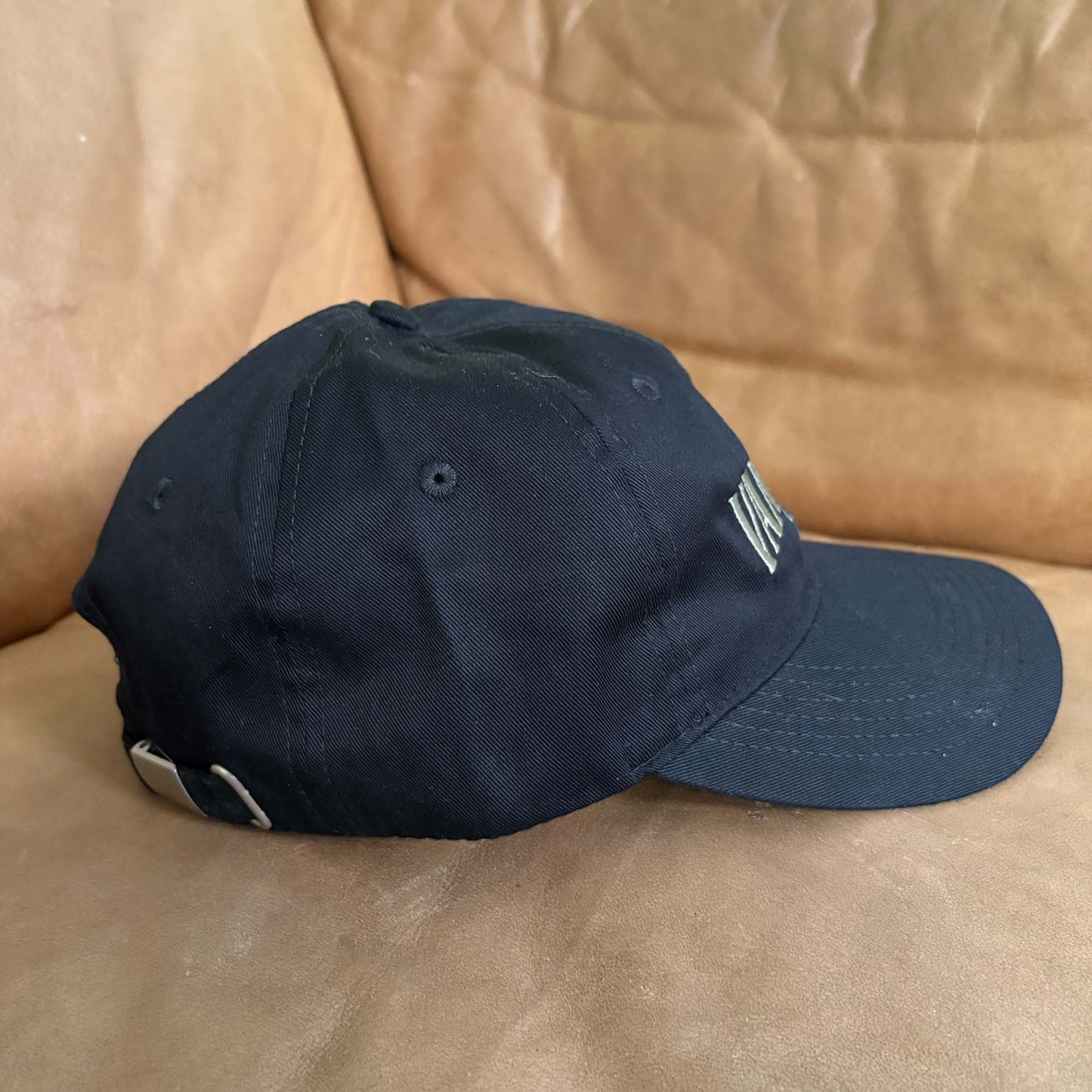 Vancouver Special Dove Hat (Black)