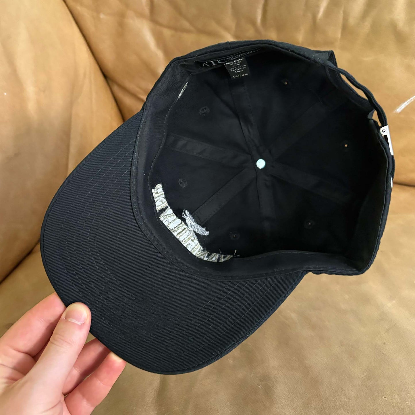 Vancouver Special Dove Hat (Black)